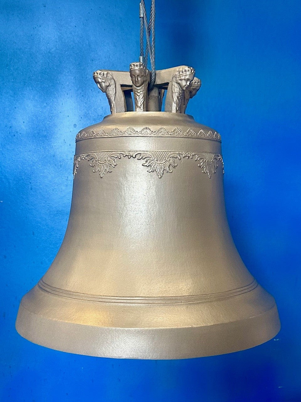 Glocke Schlicht mit Rokoko-Zier