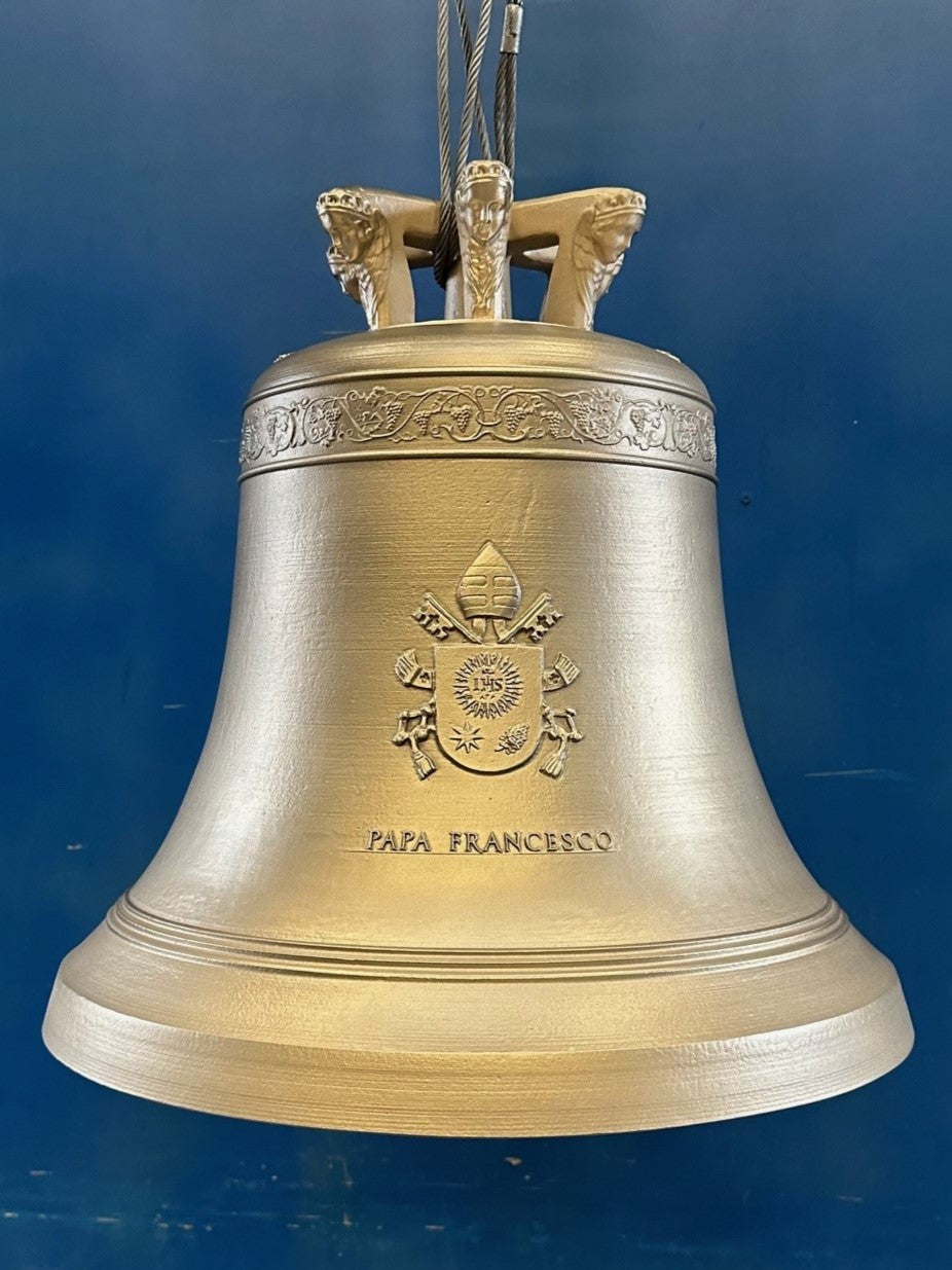 (ARCHIV) Glocke Papa Francesco