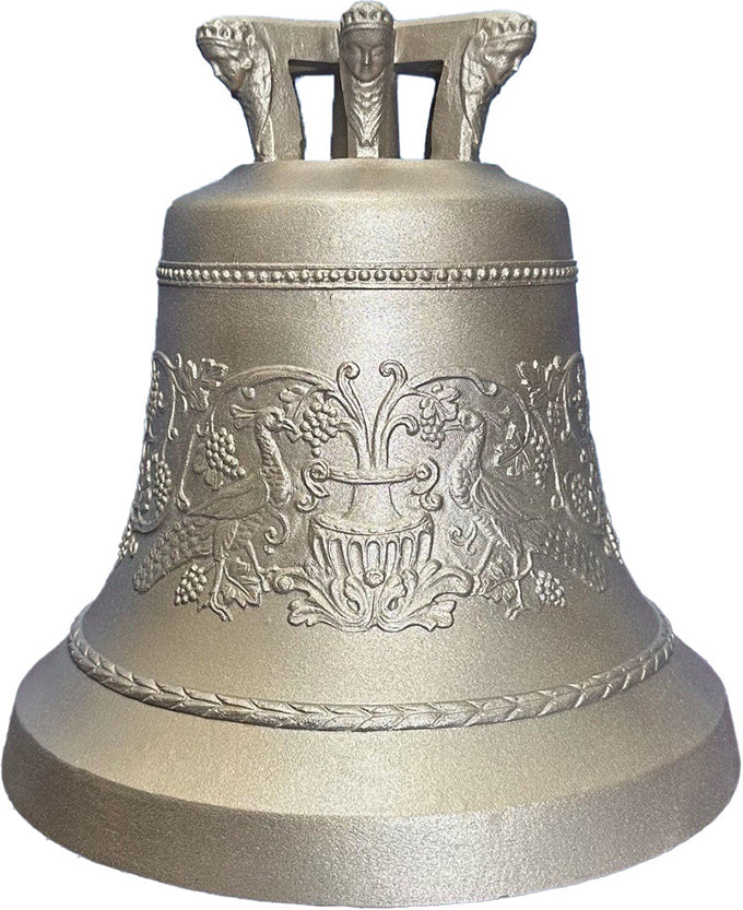 (ARCHIV) Glocke Weinrebe mit Pfauen